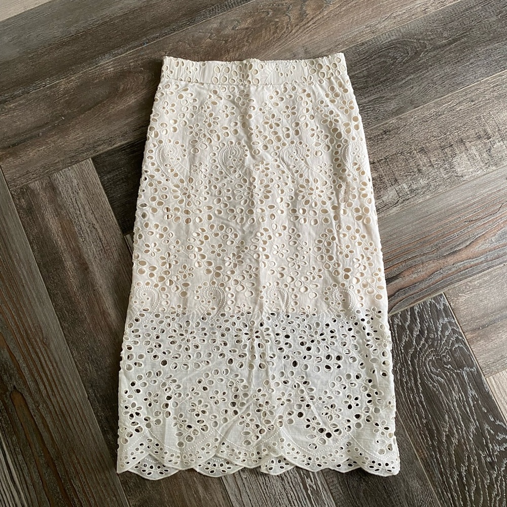 NWOT Lace midi skirt
